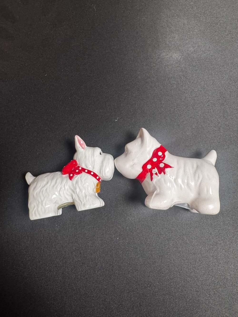 Vintage Knobler Japan Ceramic Scottish Terrier Dog Salt and Pepper Shakers Set